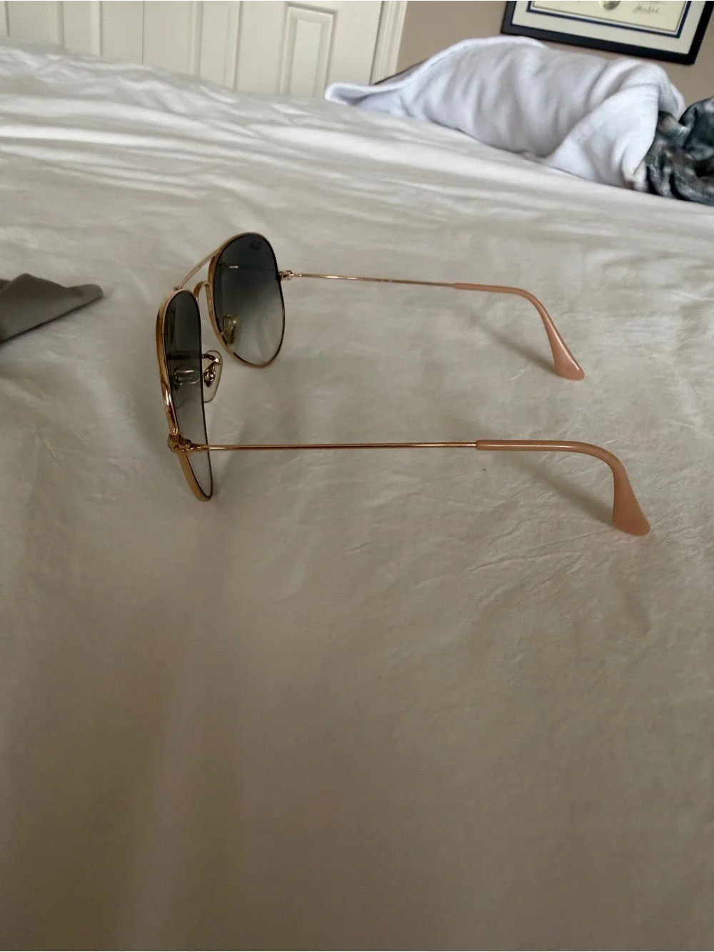 Ray-Ban Aviator Sunglasses with Blue Gradient Lenses